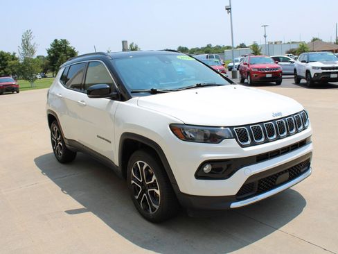 Used 2023 Jeep Compass Limited AWD/4WD image 5