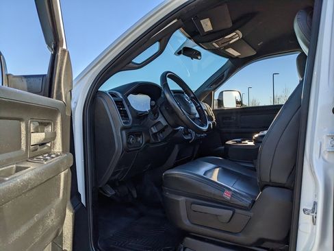 Used 2021 RAM 2500 Tradesman w/ Chrome Appearance Group image 31