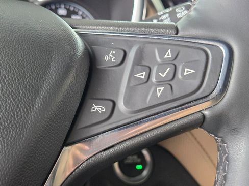 Used 2024 Chevrolet Equinox Premier image 32