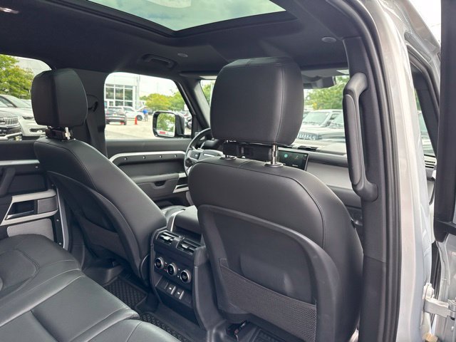 Used 2023 Land Rover Defender 130 SE AWD/4WD image 29