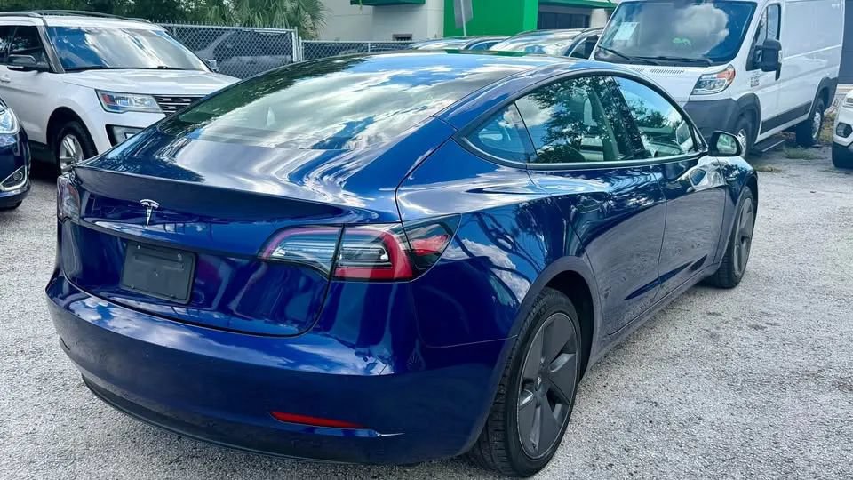 Used 2022 Tesla Model 3 RWD image 3