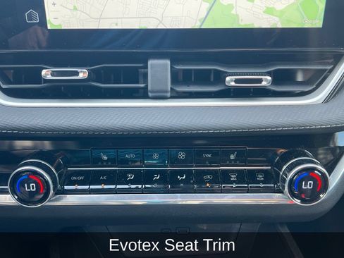 Used 2025 Chevrolet Equinox LT w/ Convenience Package II FWD image 18
