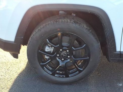 New 2026 Jeep Compass Latitude image 20