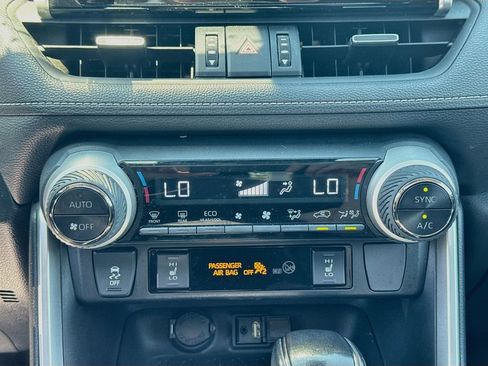Used 2019 Toyota RAV4 XLE Premium w/ Cold Weather Package AWD/4WD image 16