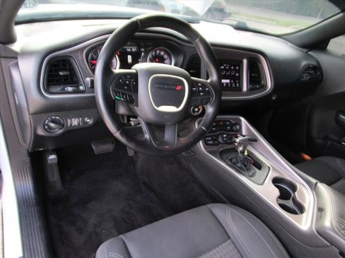 Used 2019 Dodge Challenger SXT image 12