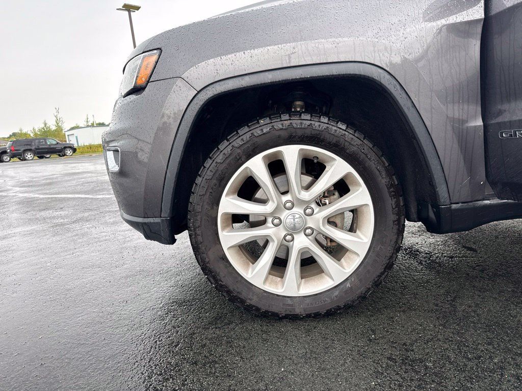 Used 2017 Jeep Grand Cherokee Limited w/ Luxury Group II AWD/4WD image 25