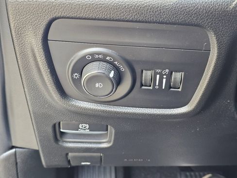 Used 2024 Jeep Grand Cherokee L Limited w/ Luxury Tech Group II AWD/4WD image 34