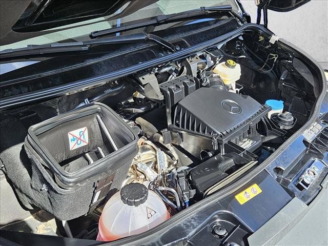 Used 2025 Mercedes-Benz Sprinter 2500 image 23