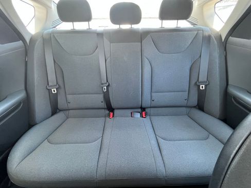 Used 2025 Kia K4 LXS image 37