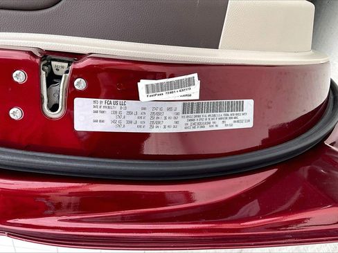 Used 2020 Chrysler Pacifica Touring-L w/ Premium Audio Group image 34