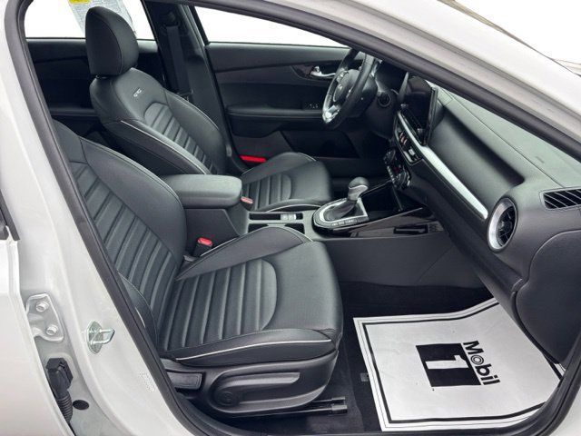 Certified 2023 Kia Forte GT-Line w/ GT-Line Premium Package FWD image 11