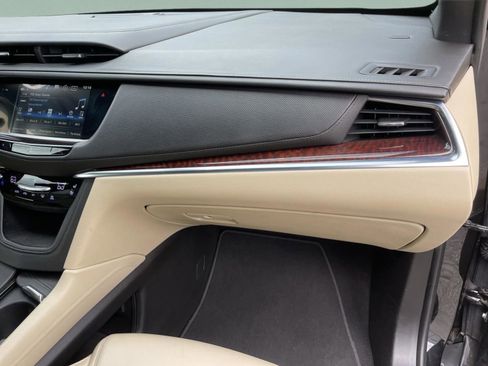 Used 2018 Cadillac XT5 Premium Luxury image 18