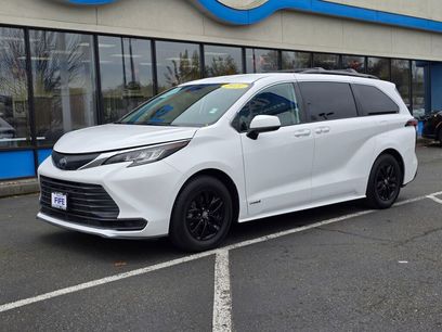 Used 2021 Toyota Sienna LE