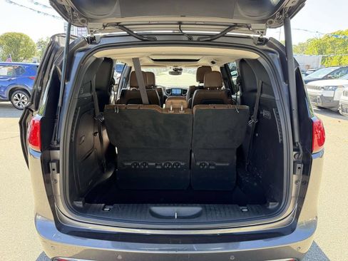 Used 2017 Chrysler Pacifica Limited FWD image 15