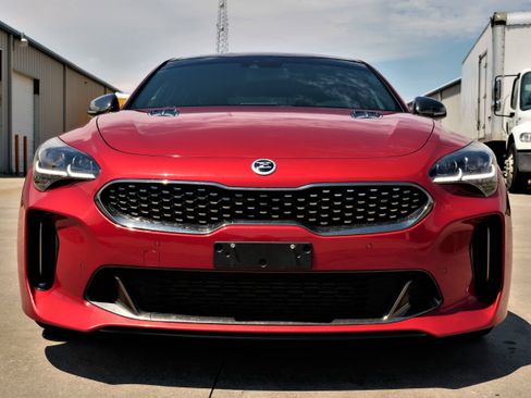 Used 2020 Kia Stinger GT1 image 4
