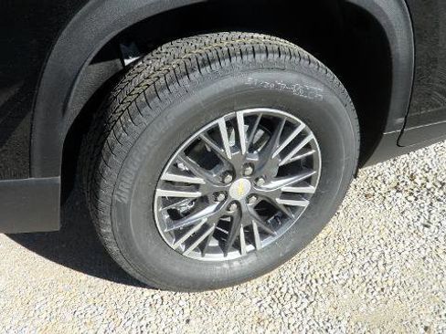 Used 2026 Chevrolet Traverse LT w/ Driver Confidence Package FWD image 5