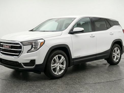 Used 2024 GMC Terrain SLE FWD image 3