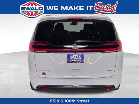 New 2026 Chrysler Pacifica Select image 17