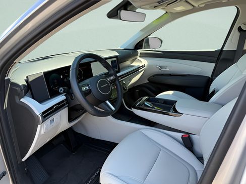 Used 2026 Hyundai Tucson Limited AWD/4WD image 4