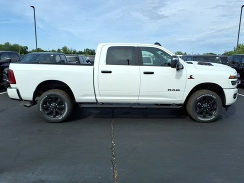 New 2026 RAM 3500 Big Horn AWD/4WD image 16