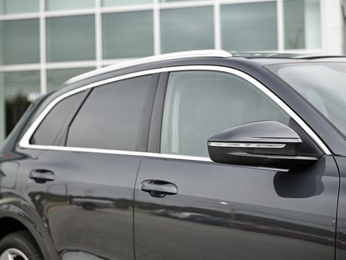 New 2025 Audi Q5 Prestige image 5