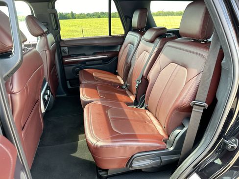 Used 2022 Ford Expedition Limited image 23