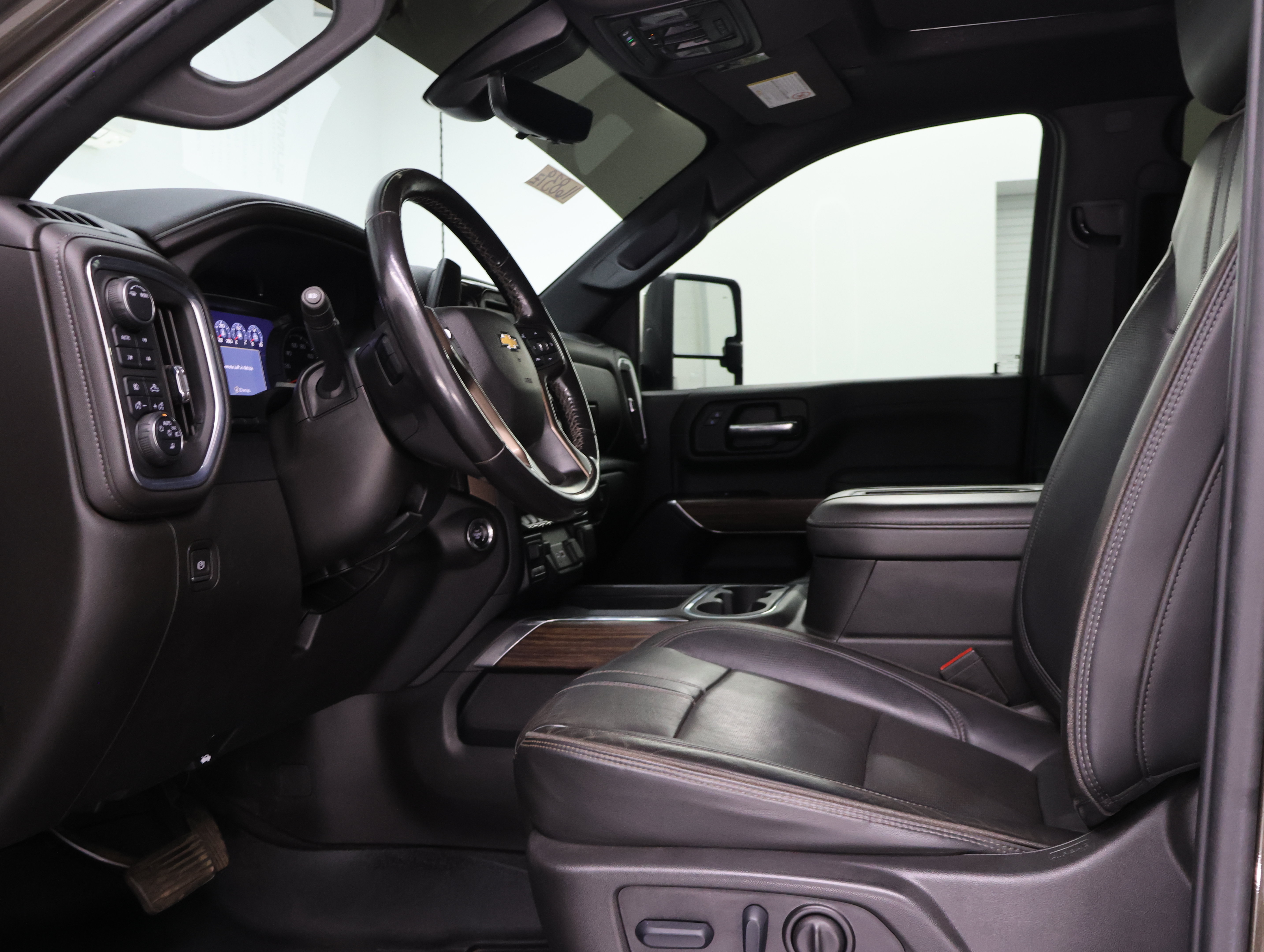 Used 2022 Chevrolet Silverado 2500 High Country AWD/4WD image 8