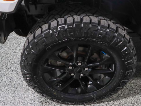 Used 2023 Jeep Wrangler Unlimited Sahara w/ Cold Weather Group AWD/4WD image 12