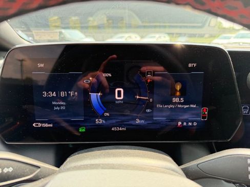Used 2025 Chevrolet Equinox EV RS AWD/4WD image 23