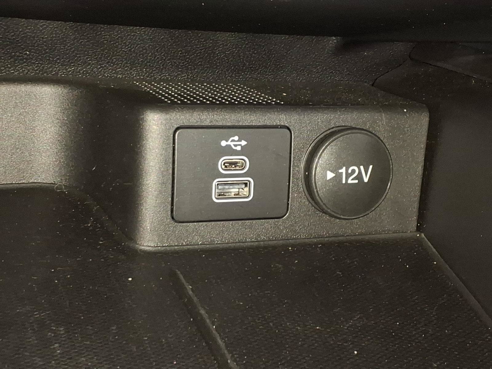 Used 2025 Ford Escape ST-Line w/ Tech Pack #1 FWD image 11