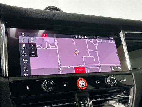 Certified 2026 Porsche Macan AWD/4WD image 22