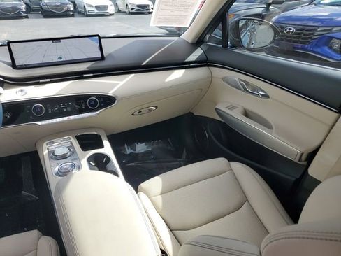 Used 2025 Genesis GV70 2.5T w/ Select Package AWD/4WD image 26