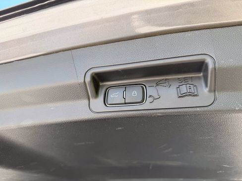 Certified 2025 Ford Explorer Platinum w/ LUX Leather Package AWD/4WD image 19