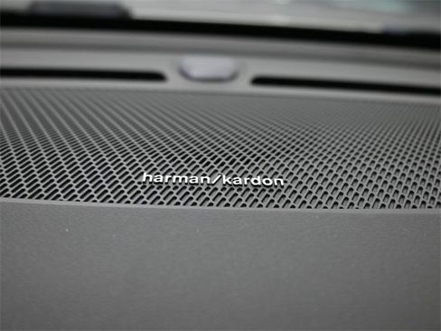 Used 2023 Volvo XC40 B5 Plus w/ Driver Assist Package image 30