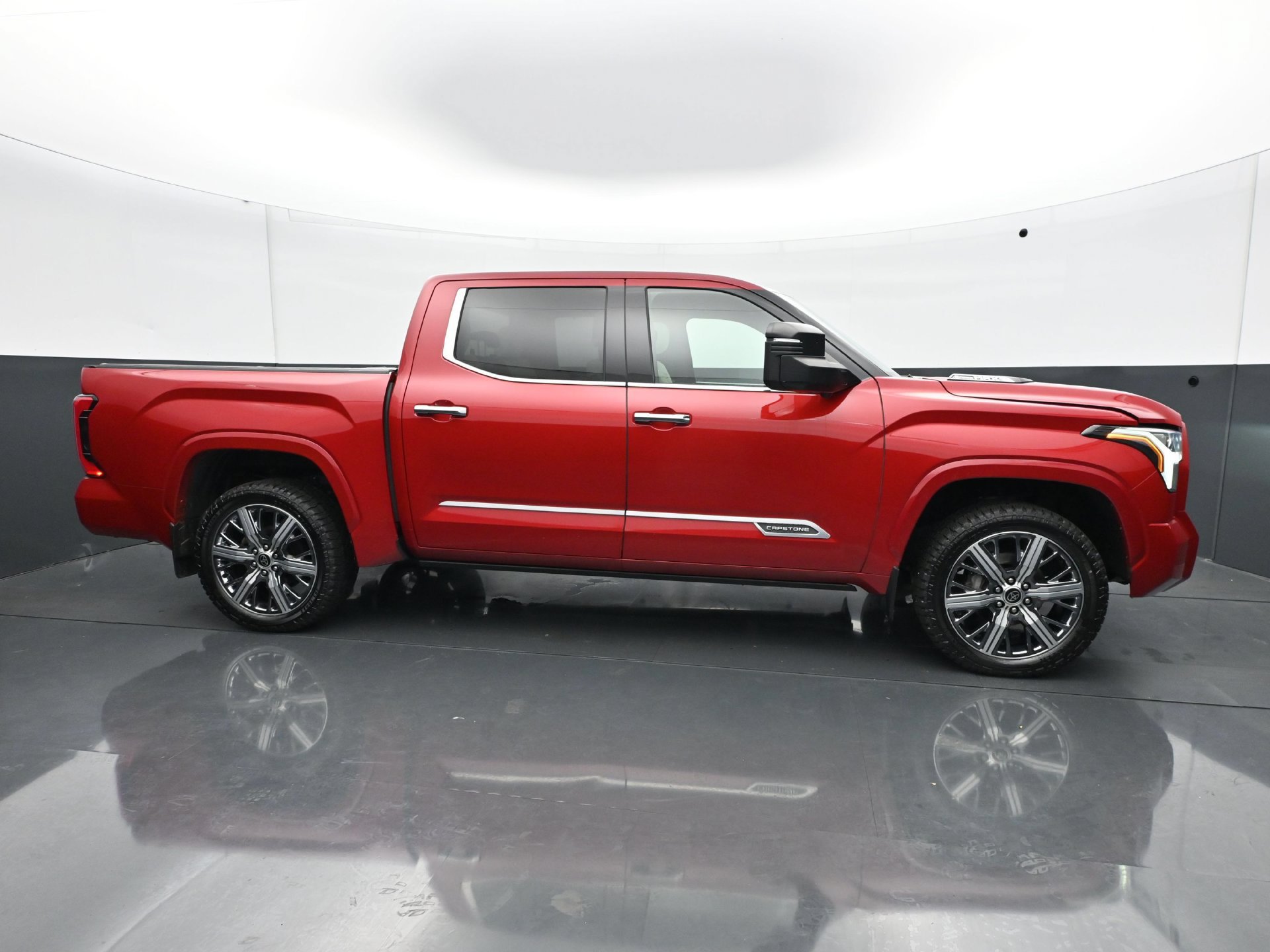 Used 2023 Toyota Tundra Capstone AWD/4WD image 8