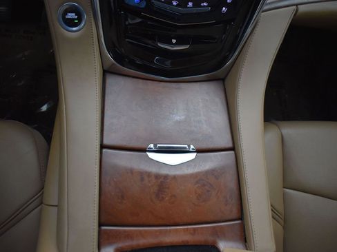 Used 2017 Cadillac Escalade Platinum image 22