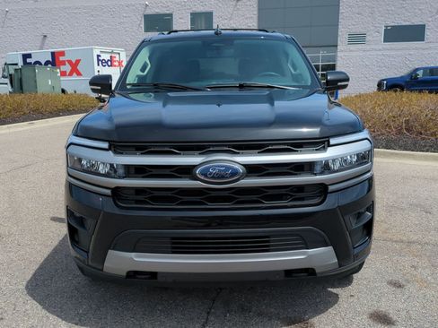 Used 2022 Ford Expedition XLT AWD/4WD image 3