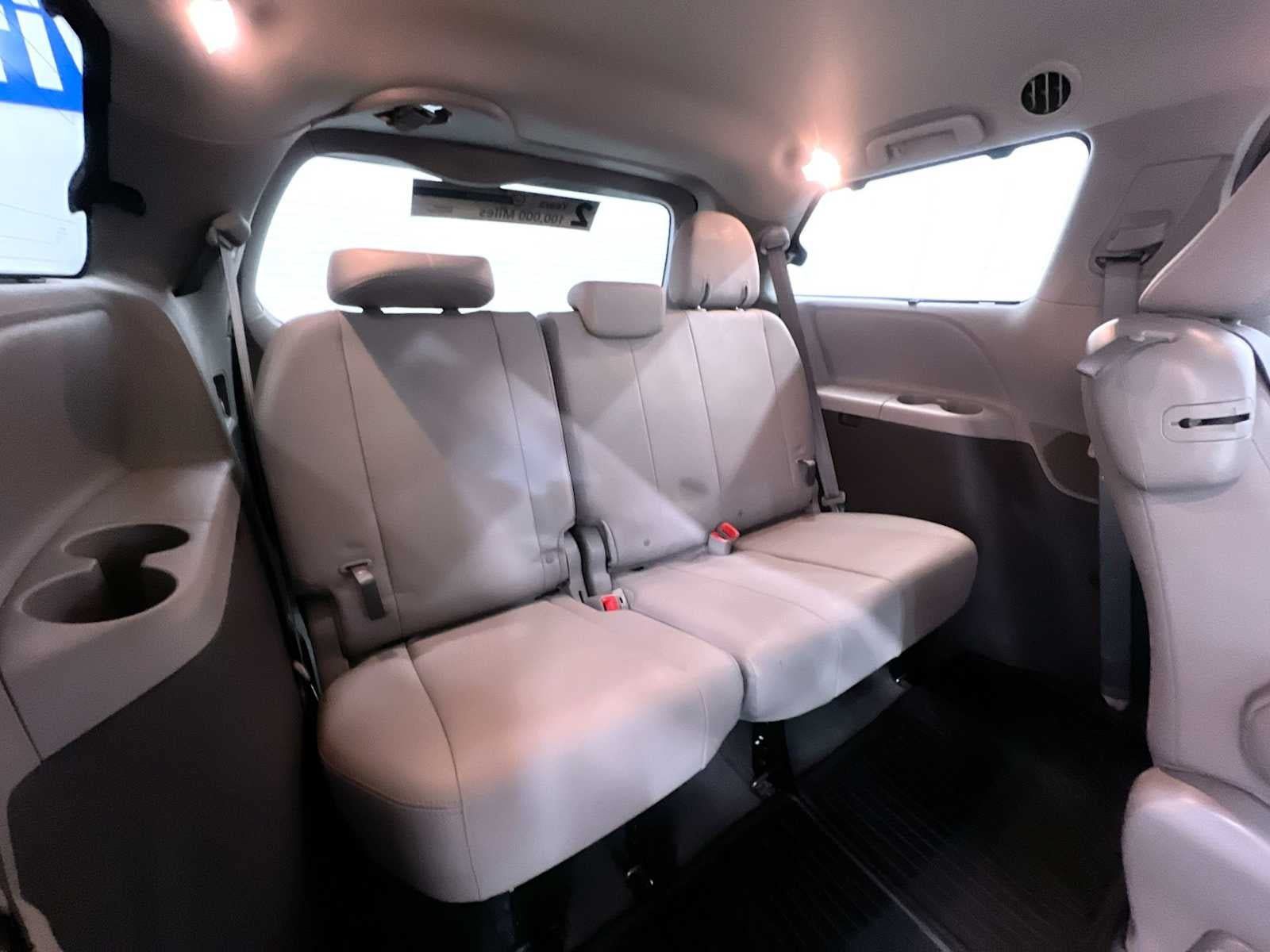 Used 2019 Toyota Sienna XLE w/ XLE Navigation Package FWD image 43