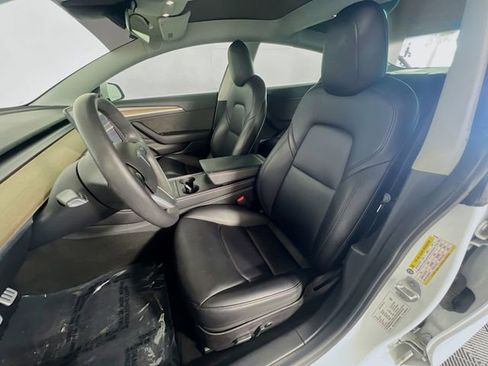 Used 2021 Tesla Model 3 Performance image 10