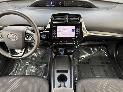 Used 2022 Toyota Prius LE image 25