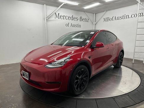 Used 2023 Tesla Model Y Long Range AWD/4WD image 3