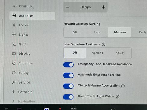 Used 2024 Tesla Model Y Long Range AWD/4WD image 27