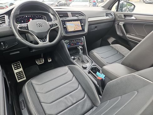 Certified 2024 Volkswagen Tiguan SEL R-Line AWD/4WD image 4