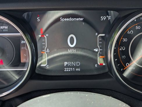 Used 2021 Jeep Wrangler Unlimited Sahara AWD/4WD image 27