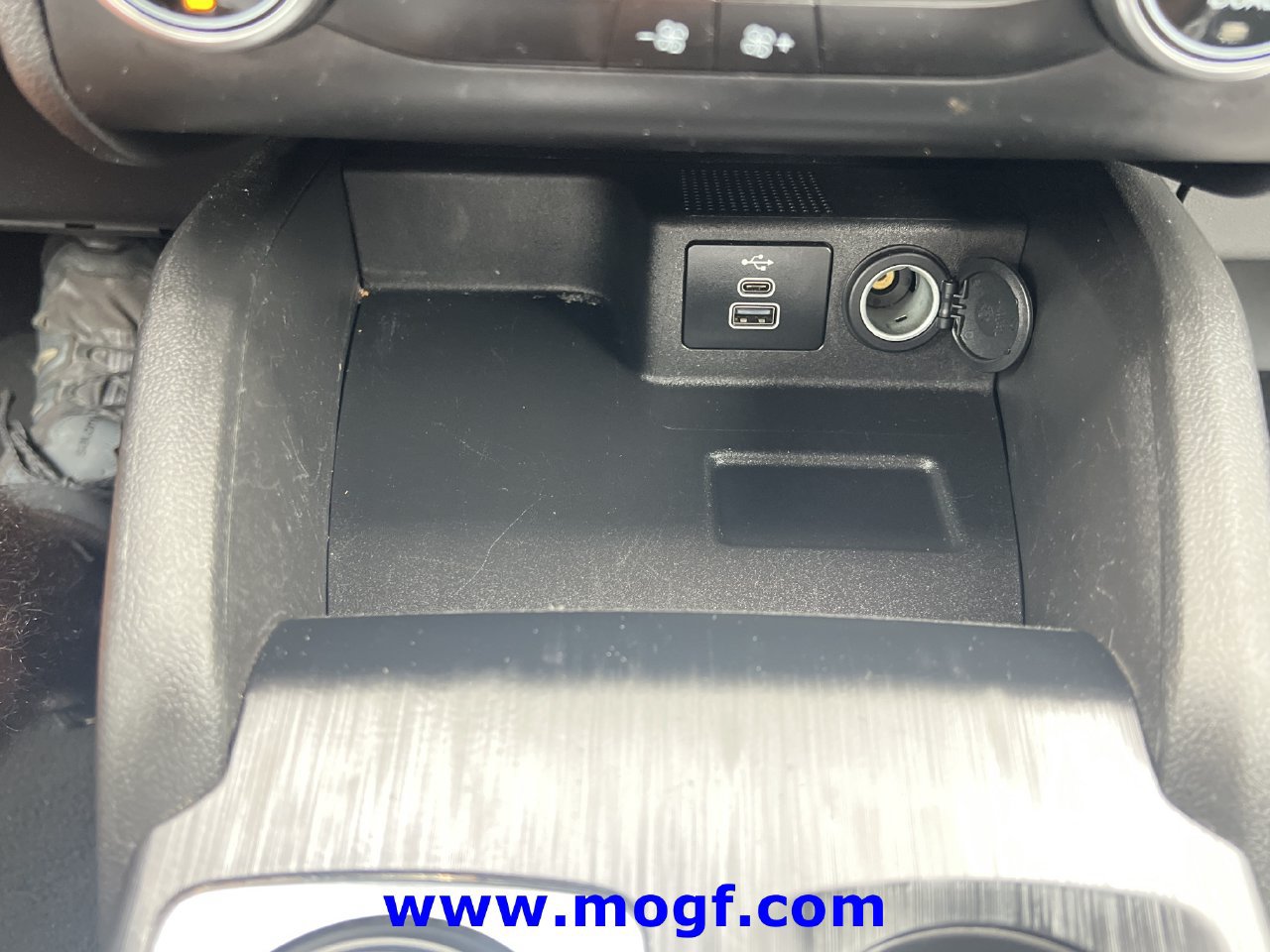 Used 2025 Ford Escape ST-Line FWD image 9
