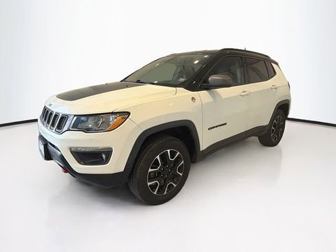 Used 2020 Jeep Compass Trailhawk image 3