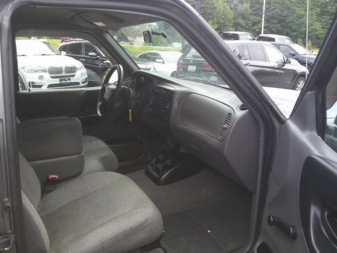 Used 2000 Ford Ranger XL AWD/4WD image 10