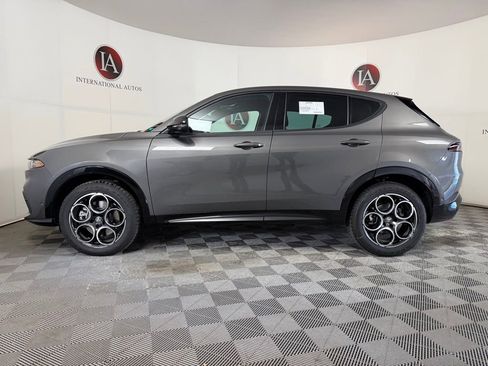 New 2026 Alfa Romeo Tonale w/ Active Assist Package image 4