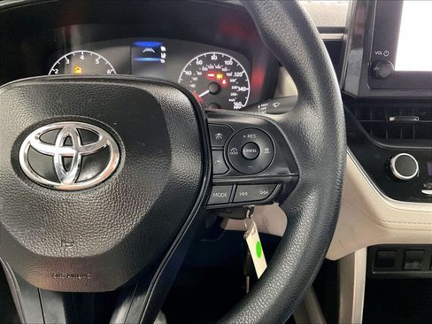 Used 2025 Toyota Corolla Cross L AWD/4WD image 23