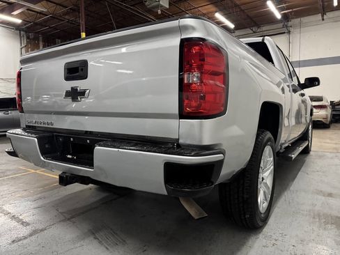 Used 2018 Chevrolet Silverado 1500 Custom w/ Custom Value Package image 8